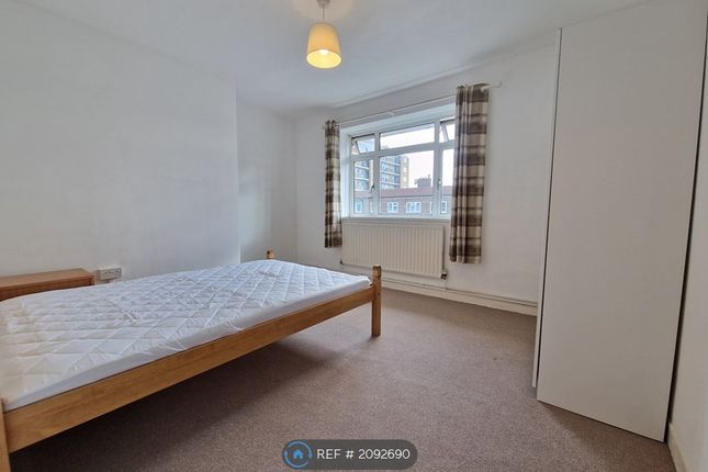 Thumbnail Flat to rent in Lowth Road, London