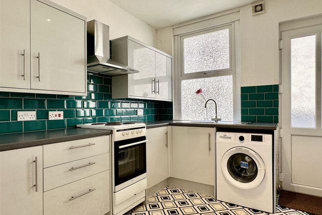 Ground Floor Flat, 11 Beechwood Road, Swansea, Swansea photo 2