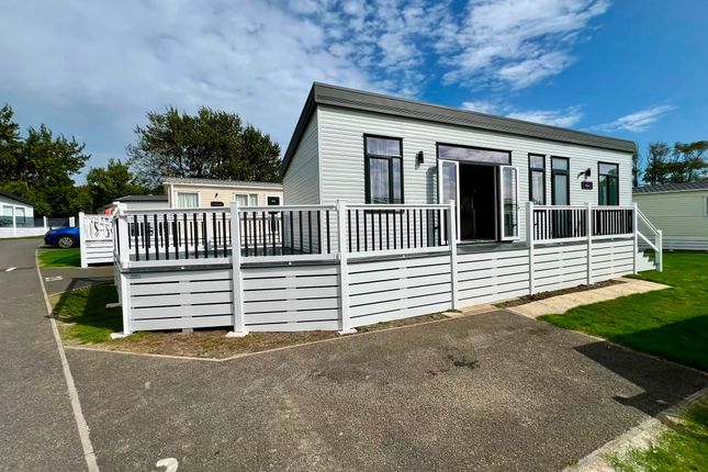 2-bed caravan on 1, Tarka Holiday Park, Barnstaple, £84,995