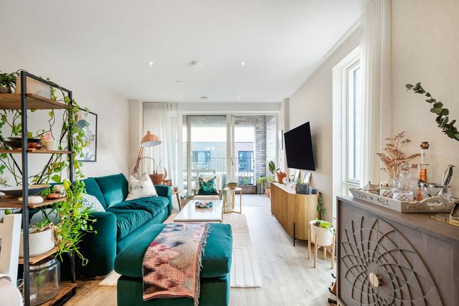 1-bed flat on Flat Flat 505, 52, Suntrap Court, Rookwood Way, London, £450,000