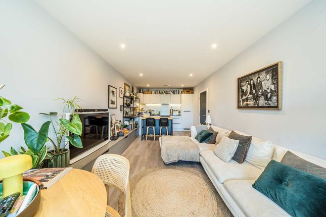 Thumbnail Flat for sale in Kilburn Lane, London