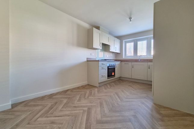 1 Beckside Way, Scarborough photo 3