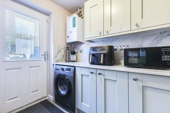 4, Dixon Court, West Yorkshire photo 4