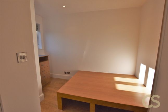 7, Willowdene Mill Lane, Hertford photo 5