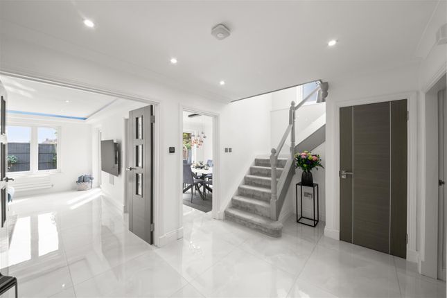 13, Harwell Close, Ruislip photo 4