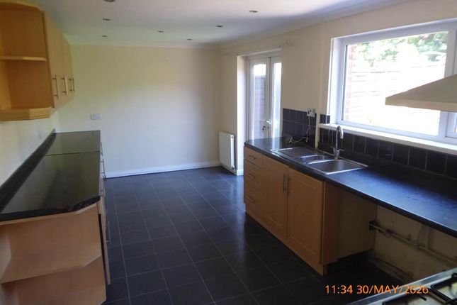 Johnstown, Carmarthen photo 4