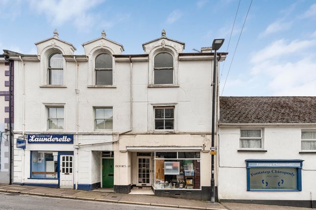 2-bed flat on 69a, Fore Street, Newton Abbot, £150,000