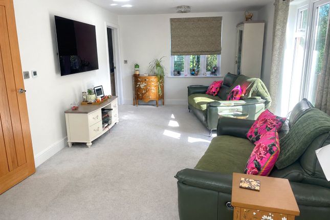 1, Brookhurst Villas, East Grinstead photo 3