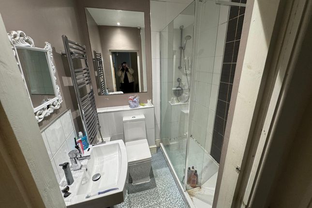 2, Wolseley Place, Manchester photo 3