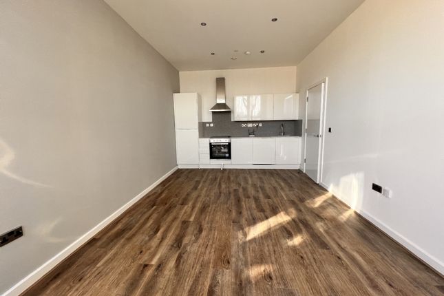 Flat to rent in Bankfield Park, West Derby, Liverpool
