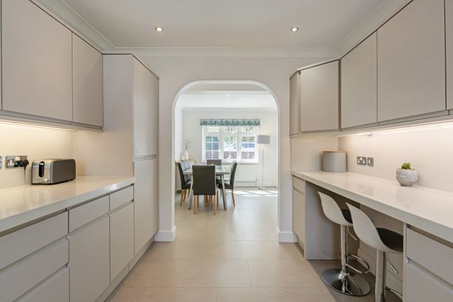 Glenayr,, Evelyn Way, Cobham photo 4