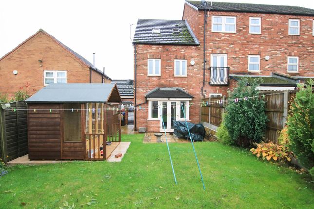 Property for sale in Sherwood Road, Harworth, Doncaster