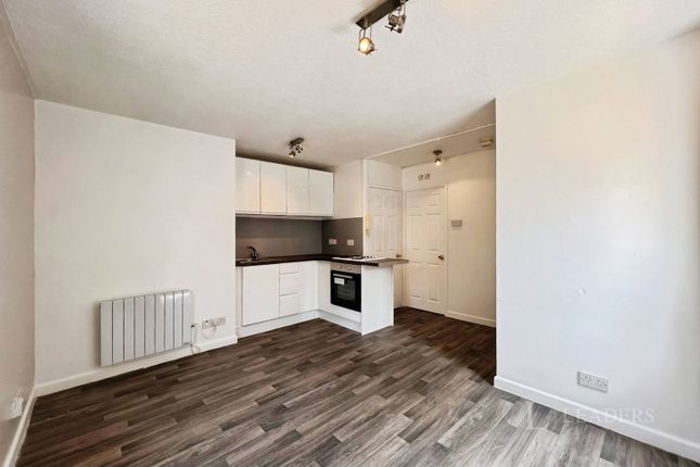 Flat 15, Gresham Court, Worcester photo 2