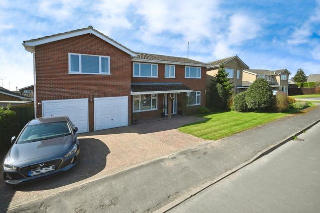4-bed detached on 1 Armstrong close, Weston, £420,000