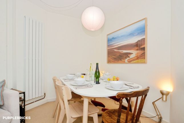 14 Plough Close, London photo 3