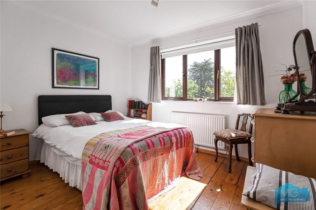 5 Frith Manor Farm Cottages,, Lullington Garth, London photo 4