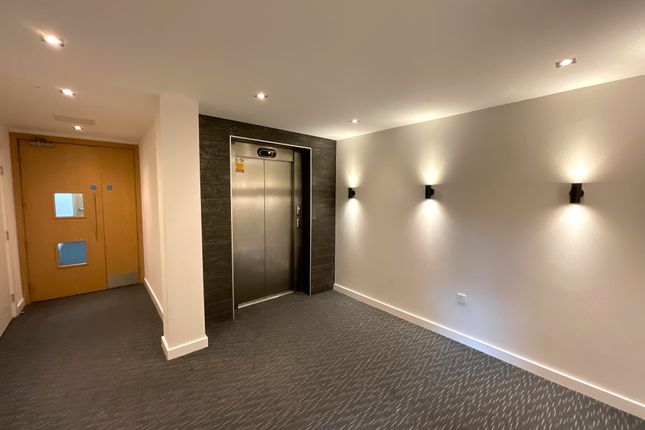 Flat for sale in Plaza Boulevard, Liverpool
