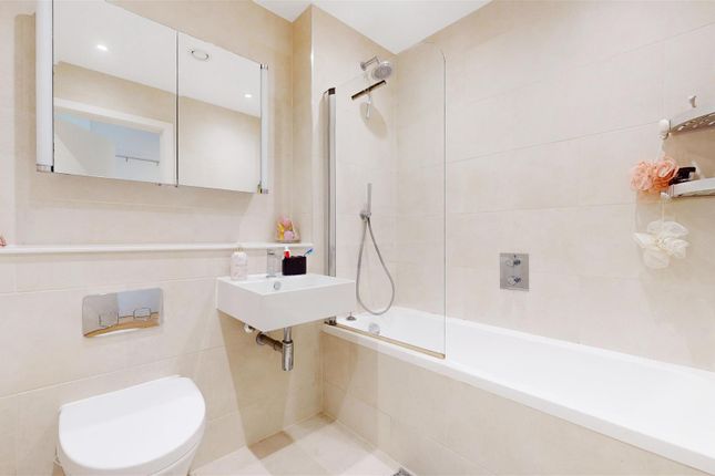 Flat 17, Oak Lodge, Riverwell Close, Watford photo 4