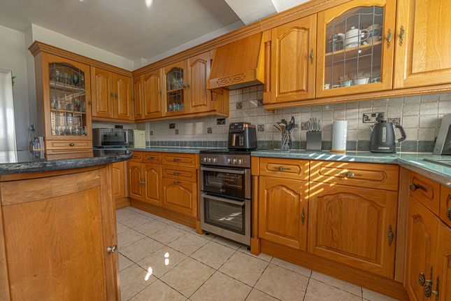 Brookside Manor Candwr Road, Newport photo 4
