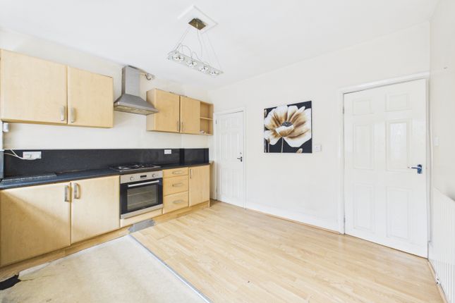 144, Woodseats Road, Sheffield photo 4