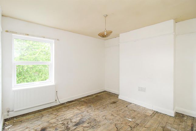 5, Belle Vue Road, Wakefield photo 5