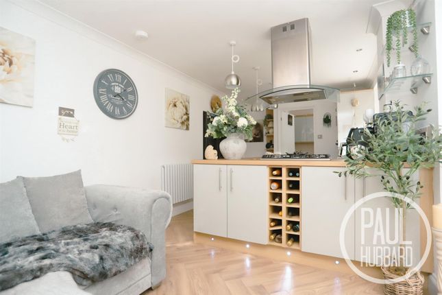 5, Wharfedale, Lowestoft photo 4