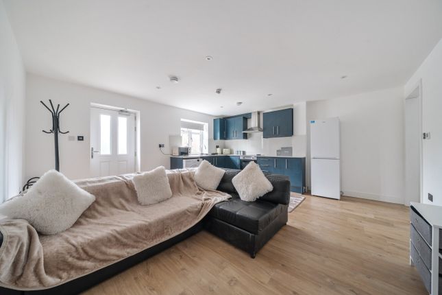 Flat 1 - 8, 94, Highlands Road, Hampshire photo 4