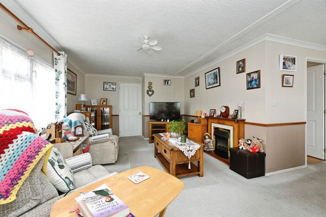 12, Plumtree Mobile Home Park, King's Lynn photo 4