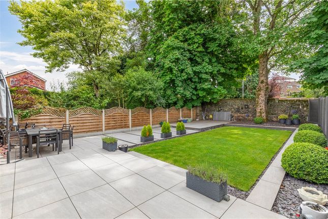 9, Cricketers Green, Leeds photo 2
