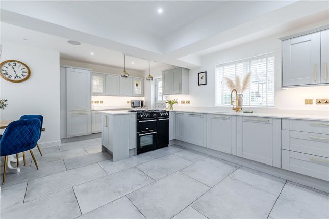40, Markham Crescent, Leeds photo 3