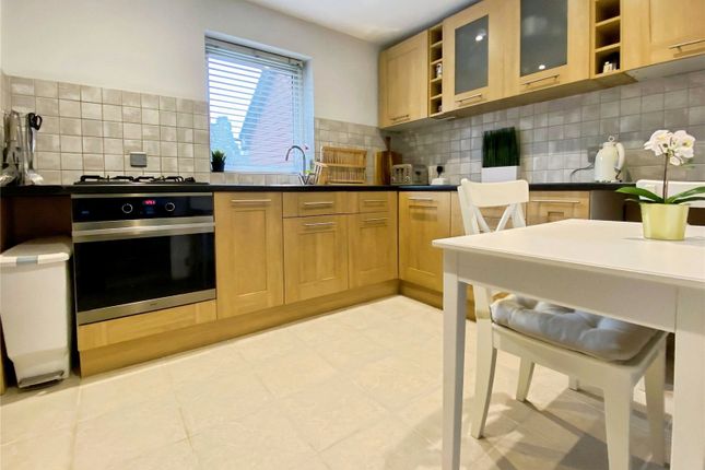 80, Arnett Avenue, Wokingham photo 4