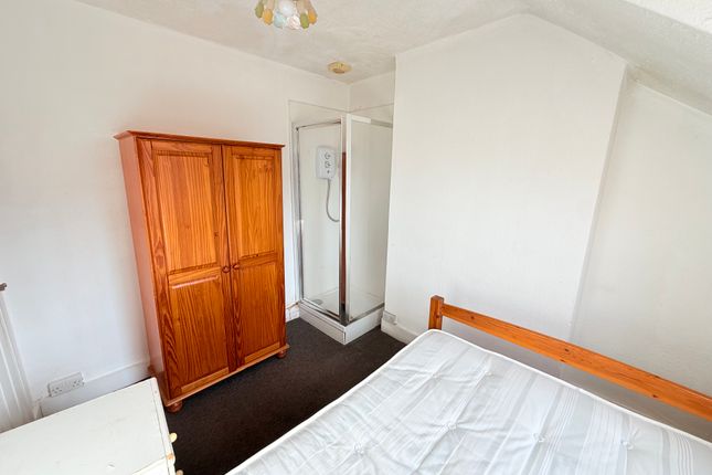 Flat 3, 2, Body Road, Reading photo 3
