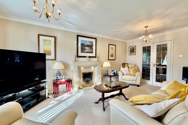 1, Glen Court, Dalry photo 2
