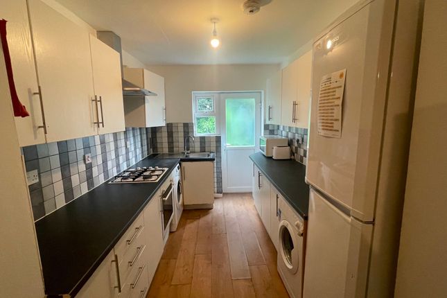 9 Clifton Avenue, Manchester photo 2