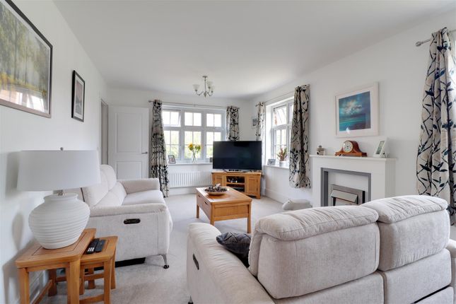 Great Oldbury Drive, Stonehouse photo 2