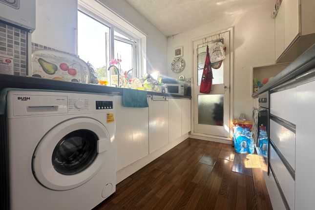 69, Byron Road, Southampton photo 2