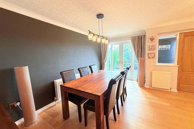 24, Ashes Lane, Stalybridge photo 4