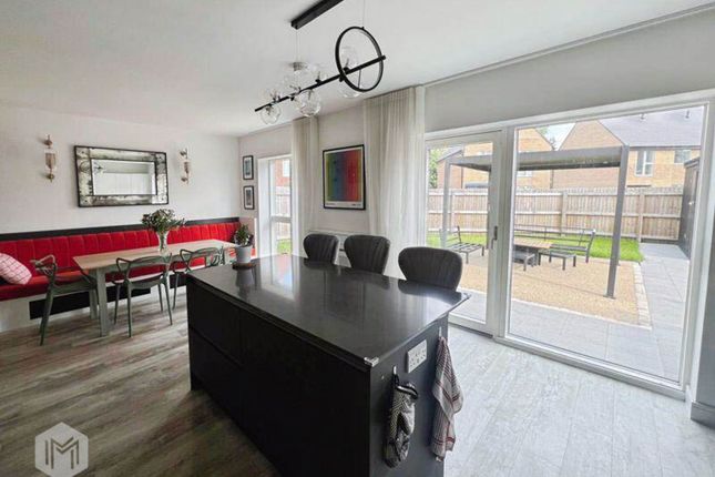 6 Loke Lane, Bolton photo 3