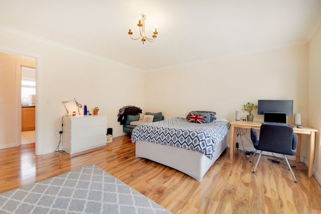 Flat 4, 20, Lisson Grove, London photo 4