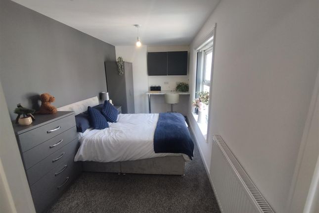Room 3, 2, Portland Street, Sutton-In-Ashfield photo 3