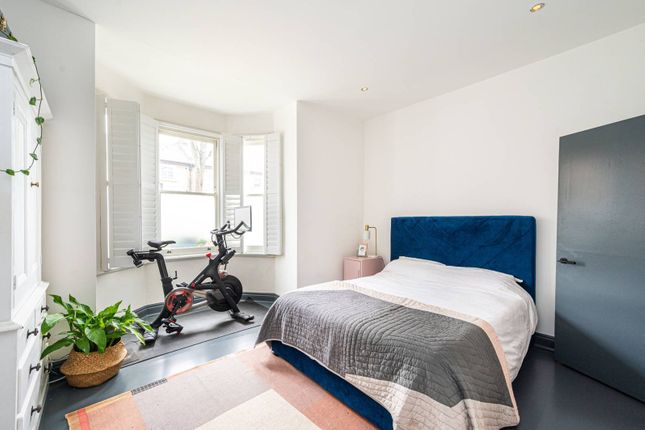 Flat to rent in Southgate Road, De Beauvoir Town, London