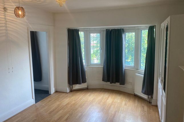 55d, Woodland Way, London photo 5