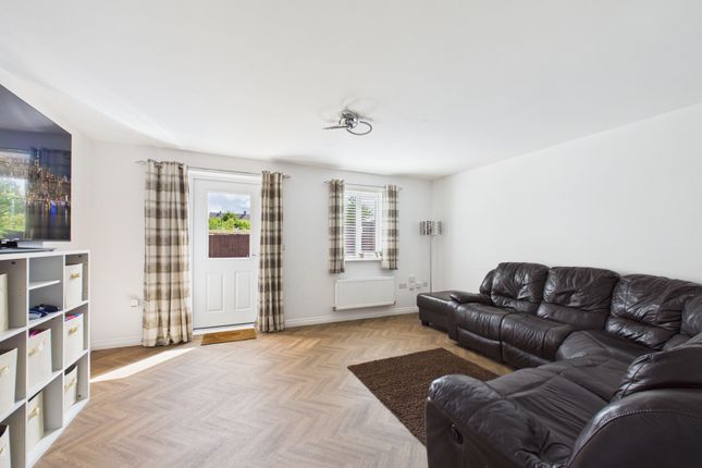 9 Stonebridge Way, Nottingham photo 2