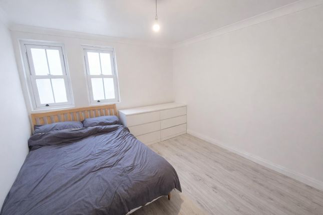 Flat 1, Robin Hood Quay, Old Road, Gosport photo 4