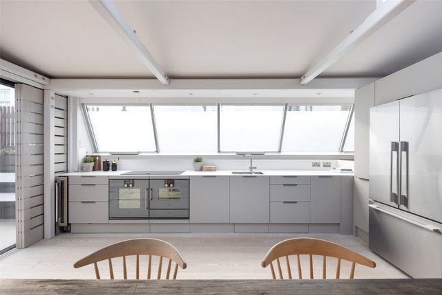 9, Vernon Yard, London photo 3