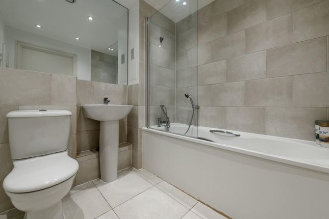 6, Samas Way, Crayford photo 4