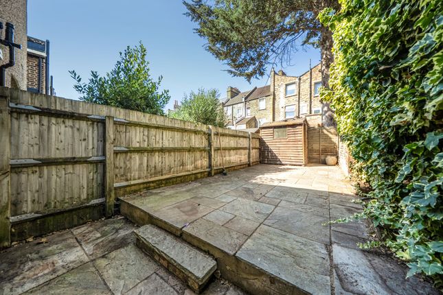 1 Watlington Grove, London photo 5