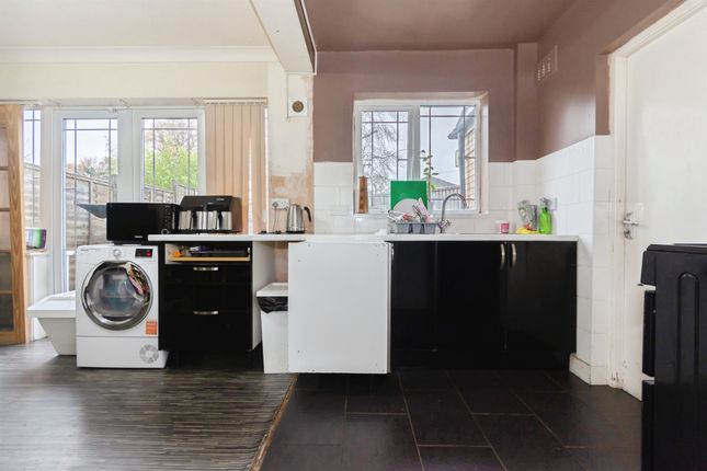 1169, Yardley Wood Road, Birmingham photo 4