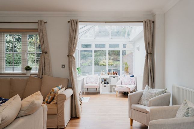 6 Grosvenor Mews, Epsom photo 4