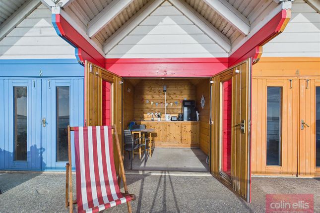 Studio house on Beach Chalet 3, Penguin, North Bay Promenade, Scarborough, £65,000